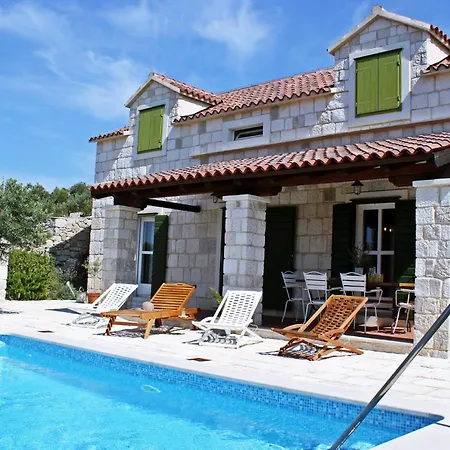 In With Private Swimming Pool, Be Inside Or Outside * Vrsine