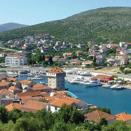 Dom wakacyjny Beautiful In Vrsine