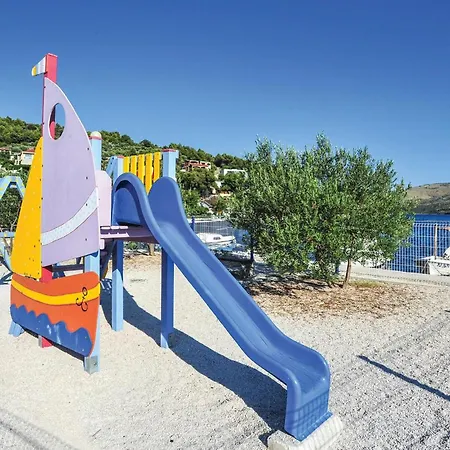 Dom wakacyjny Beautiful In Vrsine