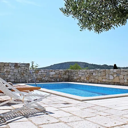 Σπίτι διακοπών In With Private Swimming Pool, Be Inside Or Outside *